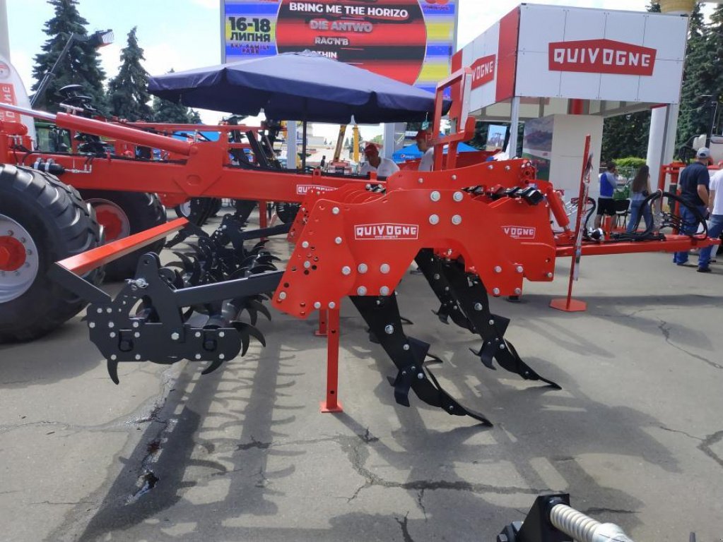 Spatenpflug of the type Quivogne SSDR M 5, Gebrauchtmaschine in Не обрано (Picture 1)