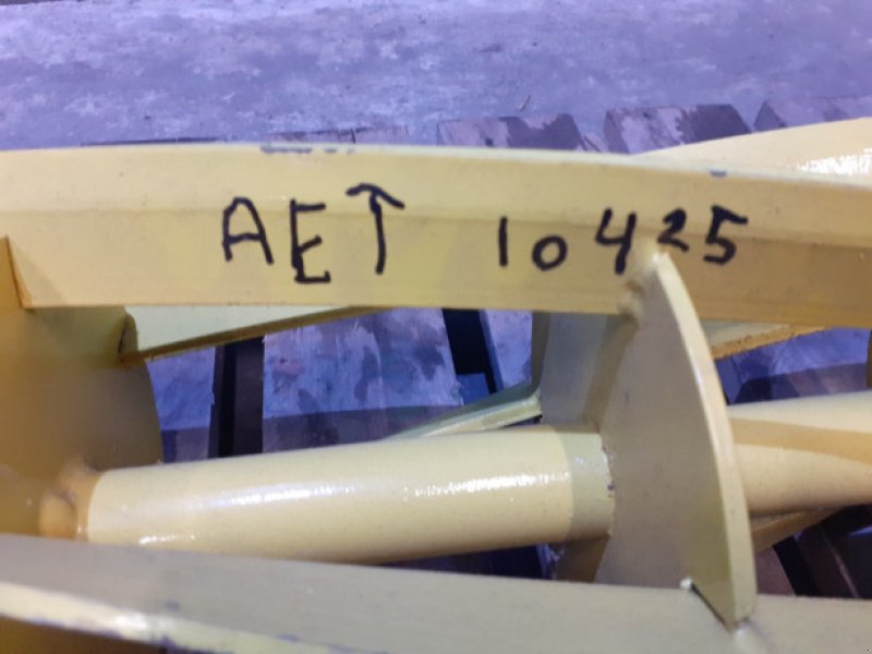 Spindelmäher typu John Deere 305, Gebrauchtmaschine v Hemmet (Obrázek 2)