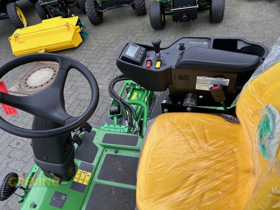Spindelmäher des Typs John Deere 7700A, Neumaschine in Wesseling-Berzdorf (Bild 3)