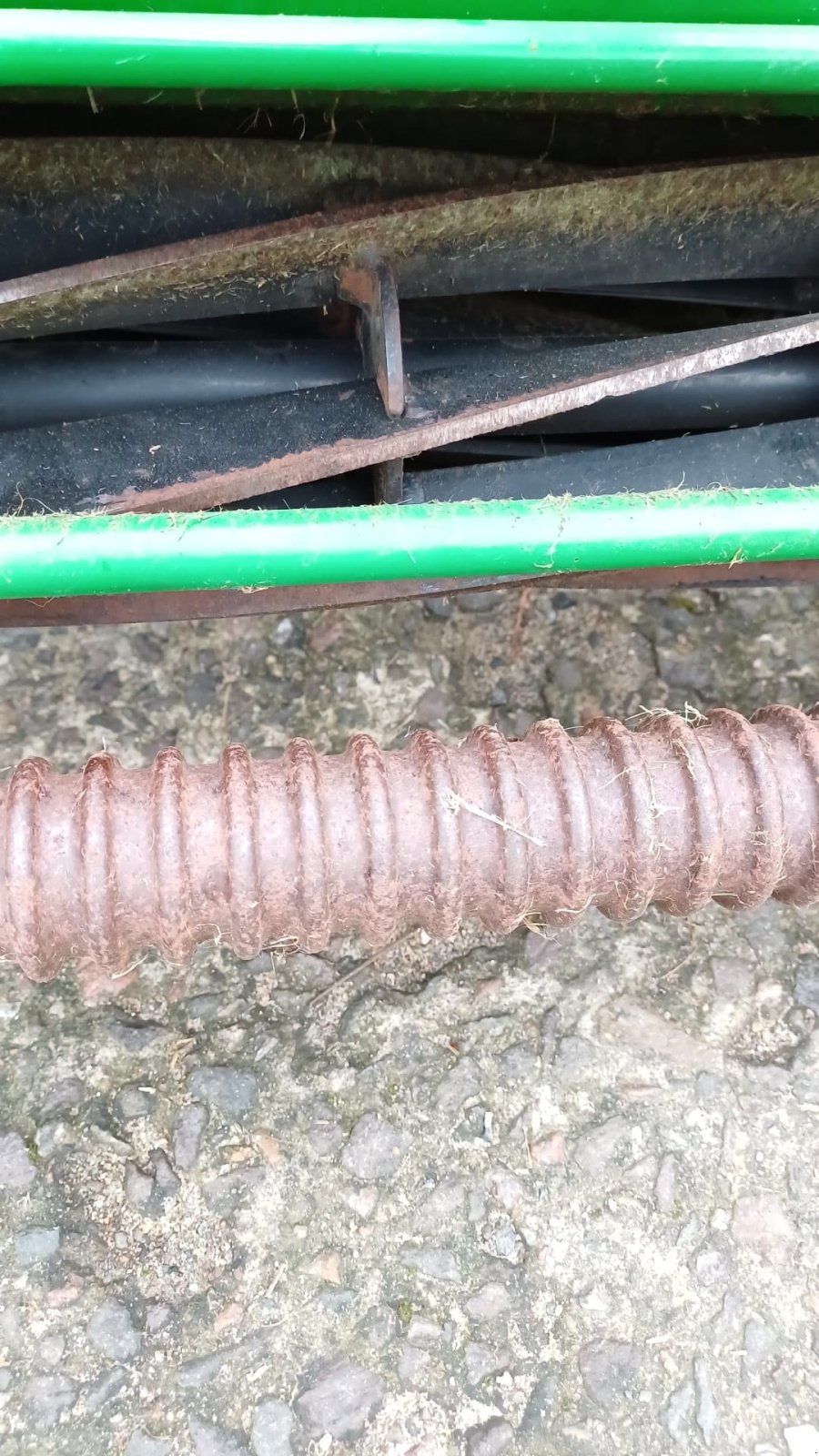 Spindelmäher des Typs John Deere 8000 E Cut Hybrid, Gebrauchtmaschine in Crivitz (Bild 2)