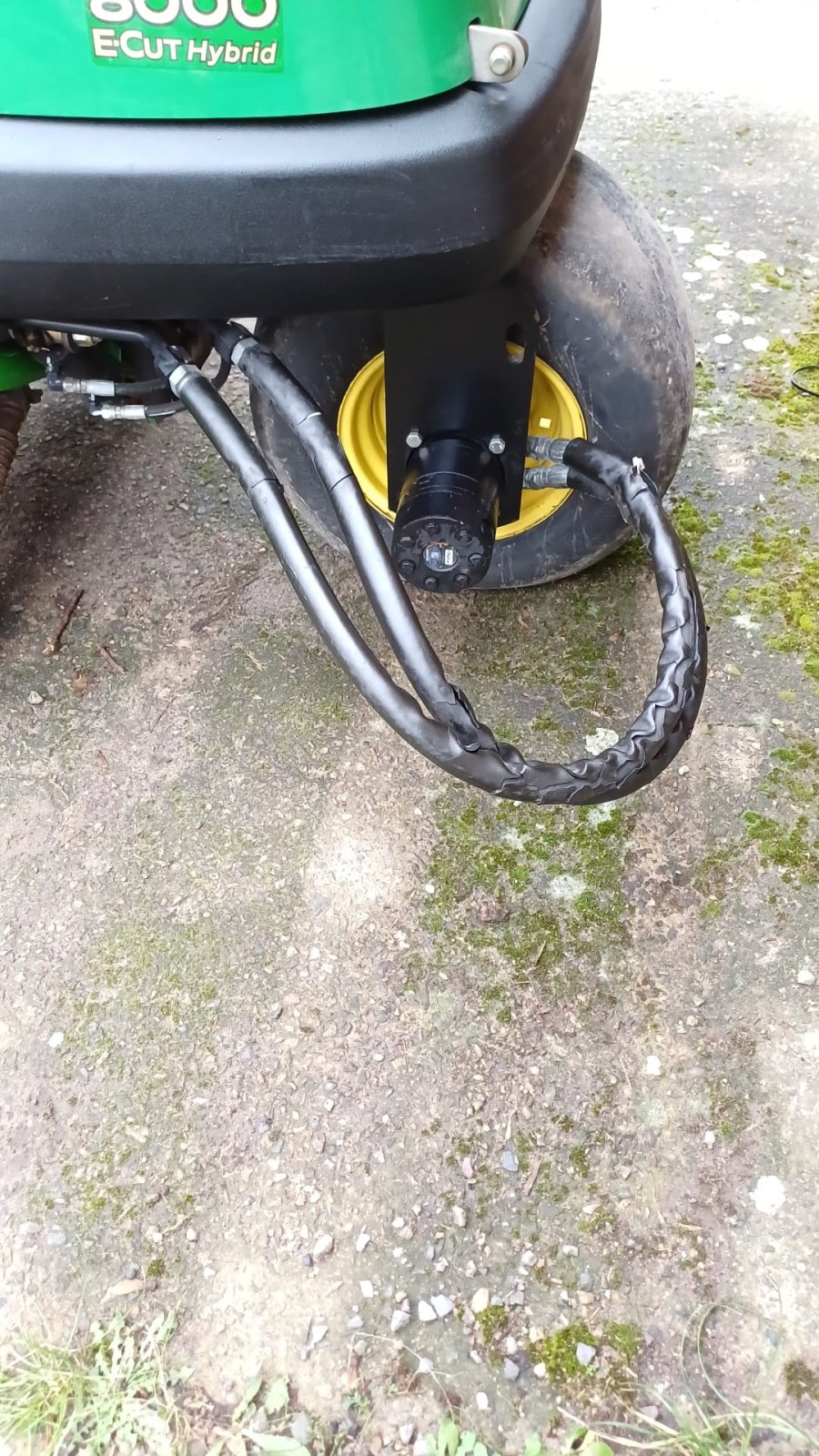 Spindelmäher des Typs John Deere 8000 E Cut Hybrid, Gebrauchtmaschine in Crivitz (Bild 4)