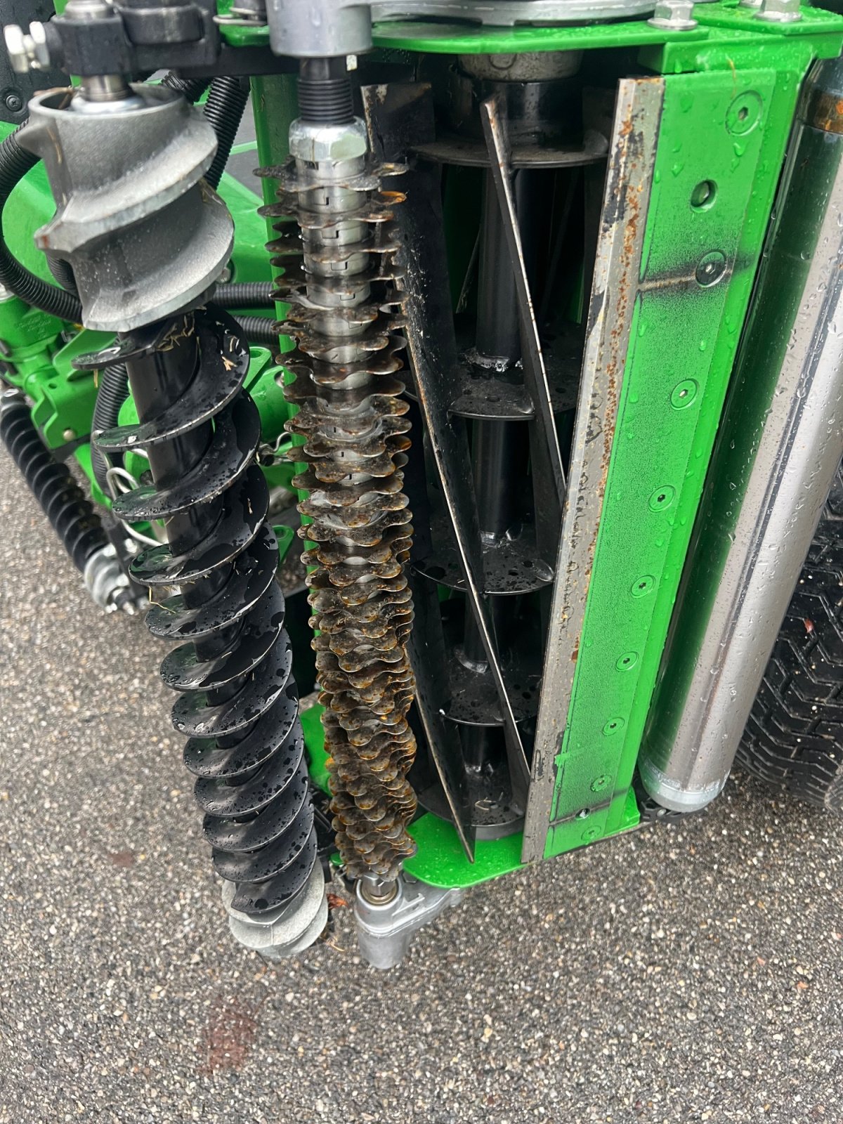 Spindelmäher des Typs John Deere 8700A, Neumaschine in München (Bild 3)