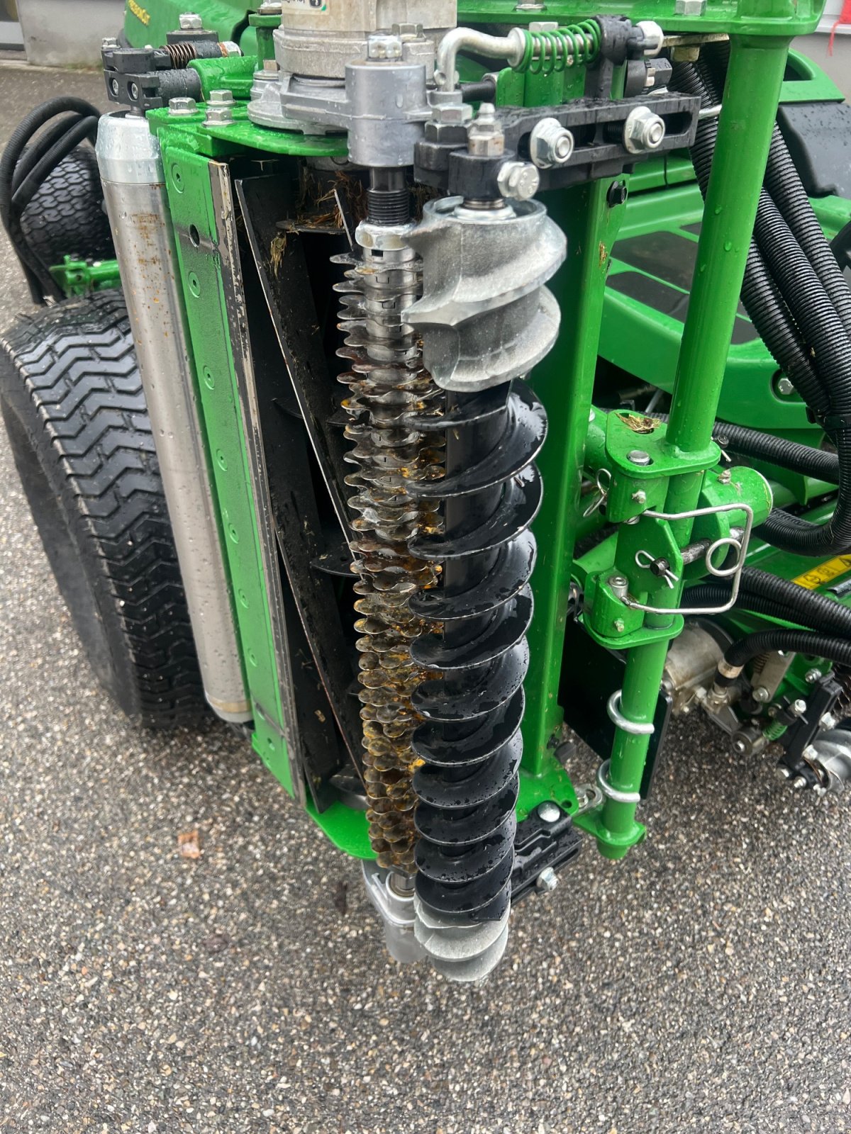 Spindelmäher des Typs John Deere 8700A, Neumaschine in München (Bild 5)