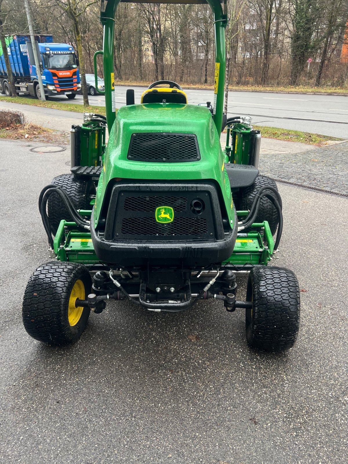 Spindelmäher des Typs John Deere 8700A, Neumaschine in München (Bild 10)