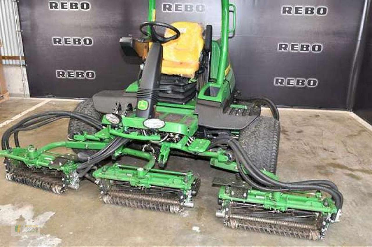 Spindelmäher des Typs John Deere 8900A PRECISIONCUT G, Neumaschine in Cloppenburg (Bild 3)