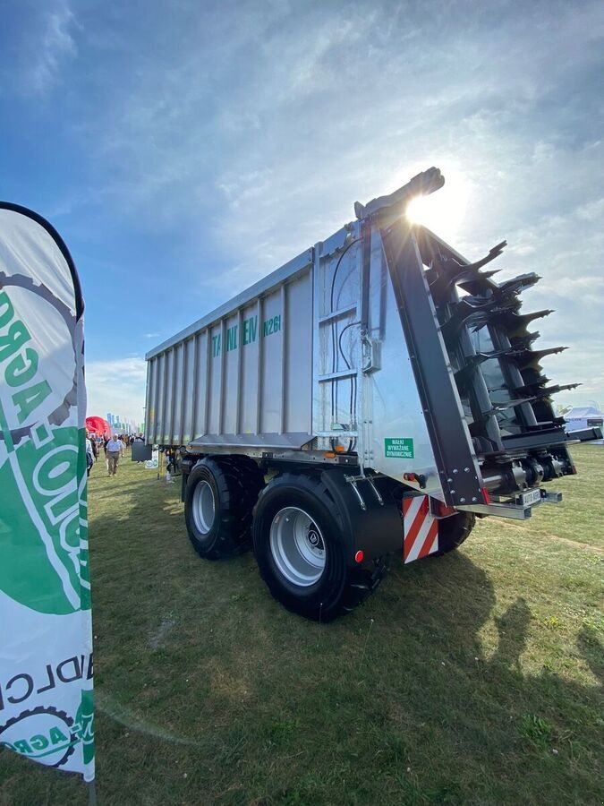 Stalldungstreuer des Typs Auto-Agro Tandem-Miststreuer / manure spreader, Neumaschine in Michałowo (Bild 3)