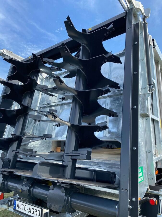 Stalldungstreuer des Typs Auto-Agro Tandem-Miststreuer / manure spreader, Neumaschine in Michałowo (Bild 6)
