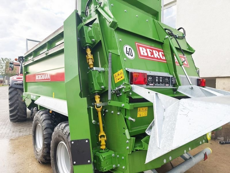 Stalldungstreuer des Typs Bergmann TSW 3140 T Universalstreuer, Neumaschine in St. Marienkirchen (Bild 11)