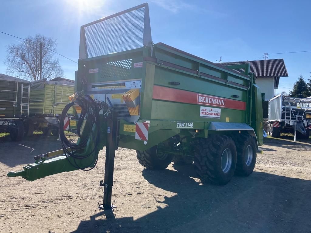 Stalldungstreuer des Typs Bergmann TSW 3140 T Universalstreuer, Neumaschine in St. Marienkirchen (Bild 1)