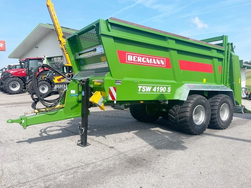 Stalldungstreuer des Typs Bergmann TSW 4190 S Universalstreuer, Neumaschine in St. Marienkirchen (Bild 1)