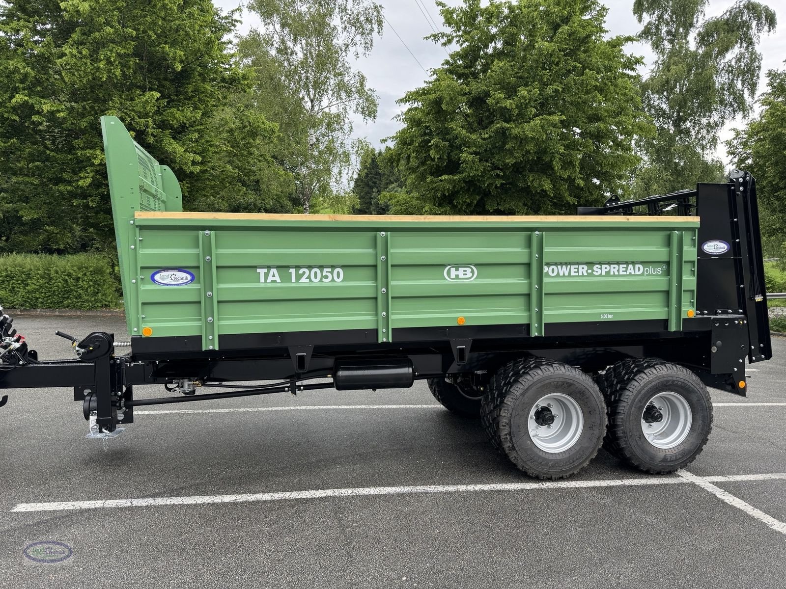 Stalldungstreuer des Typs Brantner TA 12050 Power Spread +, Neumaschine in Münzkirchen (Bild 2)