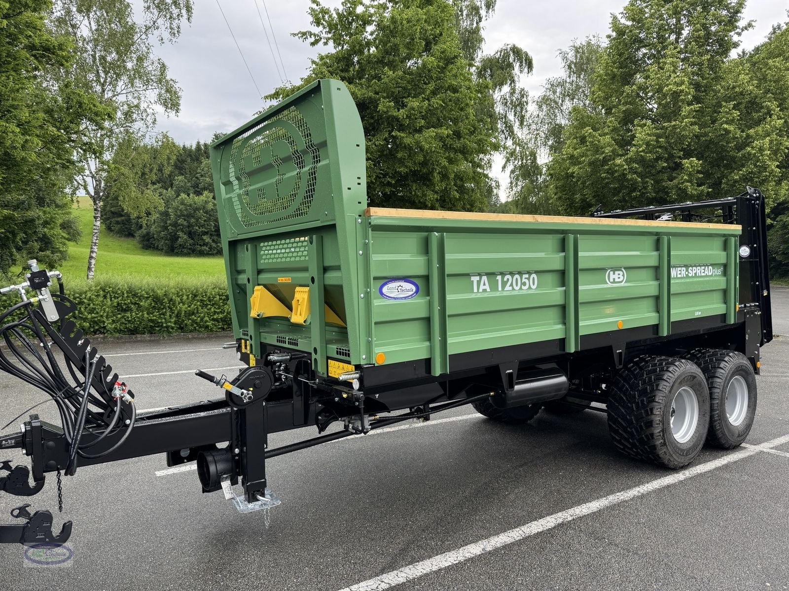 Stalldungstreuer des Typs Brantner TA 12050 Power Spread +, Neumaschine in Münzkirchen (Bild 1)