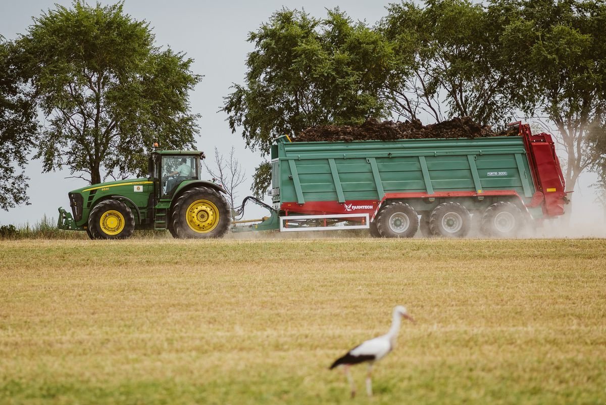 Stalldungstreuer des Typs Farmtech FORTIS 3000, Neumaschine in Rovisce (Bild 1)
