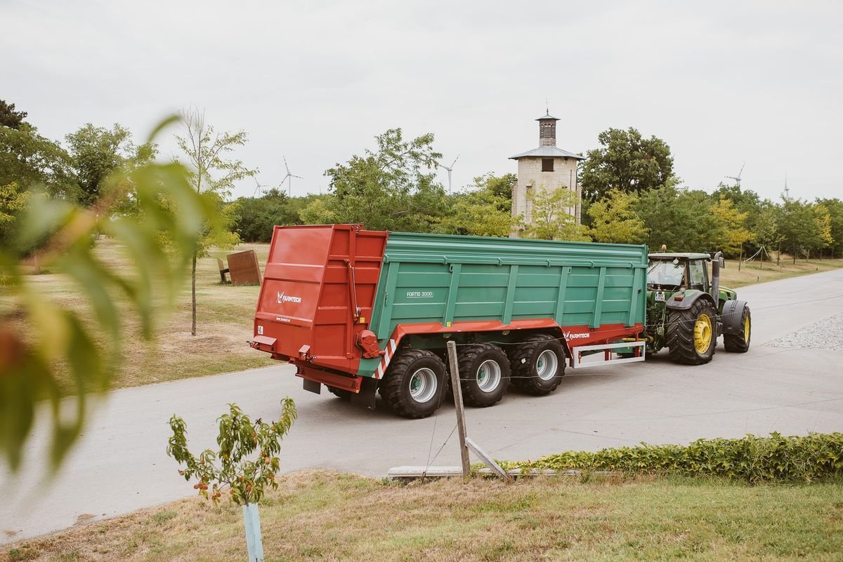 Stalldungstreuer des Typs Farmtech FORTIS 3000, Neumaschine in Rovisce (Bild 12)