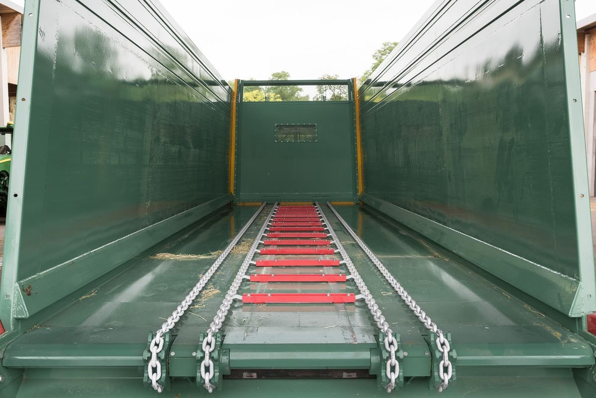 Stalldungstreuer des Typs Farmtech FORTIS 3000, Neumaschine in Rovisce (Bild 14)