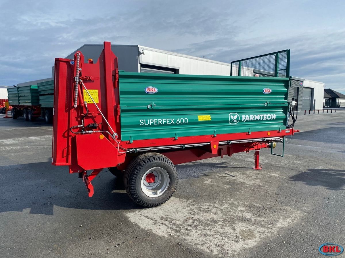 Stalldungstreuer des Typs Farmtech Superfex 600, Neumaschine in Rovisce (Bild 3)