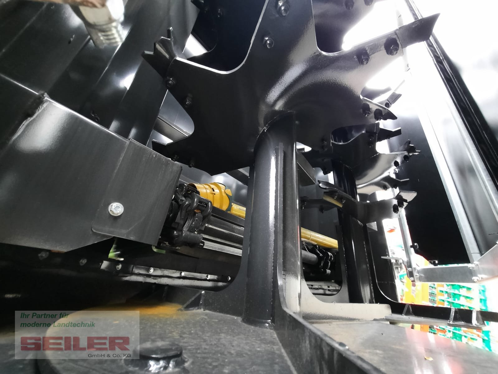 Stalldungstreuer des Typs Fliegl KDS 120 JUNIOR XL 12m³, Neumaschine in Ansbach (Bild 9)