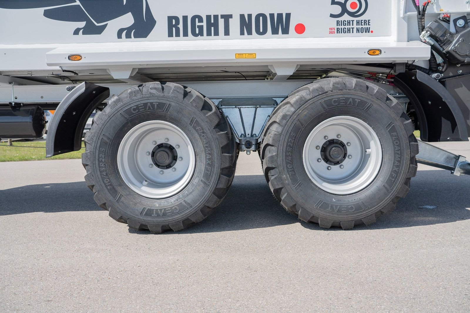 Stalldungstreuer des Typs Fliegl KDS 255 muck control 50 Jahre Limited Edition, Neumaschine in Wallern (Bild 3)