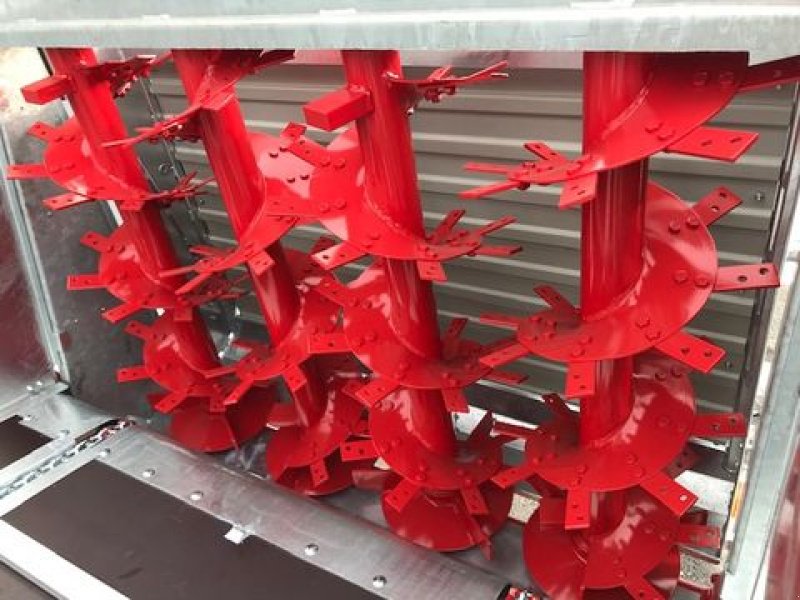 Stalldungstreuer des Typs Gruber Stall-, Bergmiststreuer SM380T Tieflader, Neumaschine in Tamsweg (Bild 18)