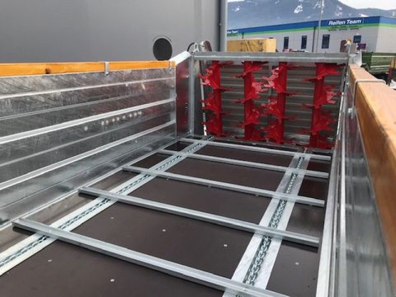 Stalldungstreuer des Typs Gruber Stall-, Bergmiststreuer SM380T Tieflader, Neumaschine in Tamsweg (Bild 17)