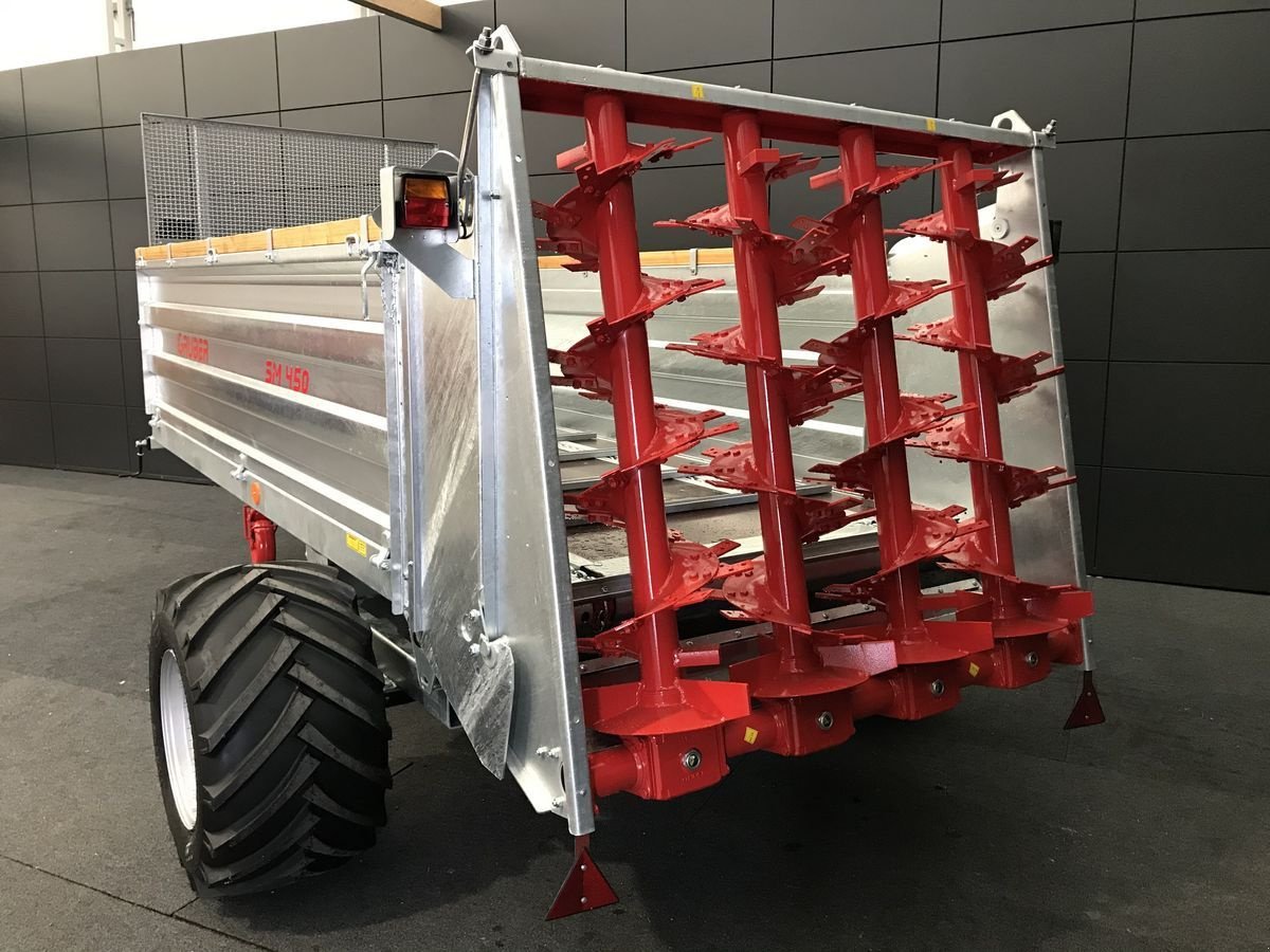 Stalldungstreuer des Typs Gruber Stall-, Bergmiststreuer SM450T Tieflader, Neumaschine in Tamsweg (Bild 10)