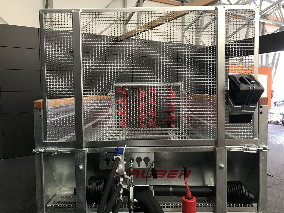 Stalldungstreuer des Typs Gruber Stall-, Bergmiststreuer SM450T Tieflader, Neumaschine in Tamsweg (Bild 8)