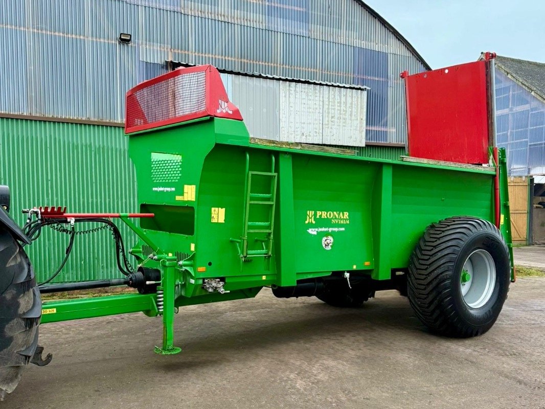 Stalldungstreuer des Typs PRONAR NV161/4, Gebrauchtmaschine in Liebenwalde (Bild 1)