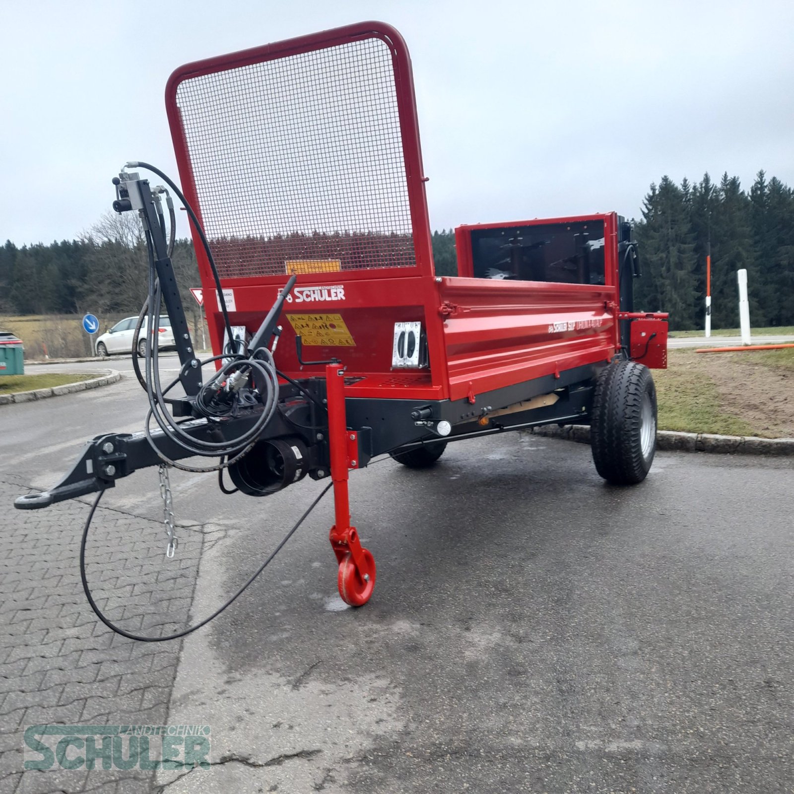 Stalldungstreuer des Typs SIP Orion 40, Neumaschine in St. Märgen (Bild 1)