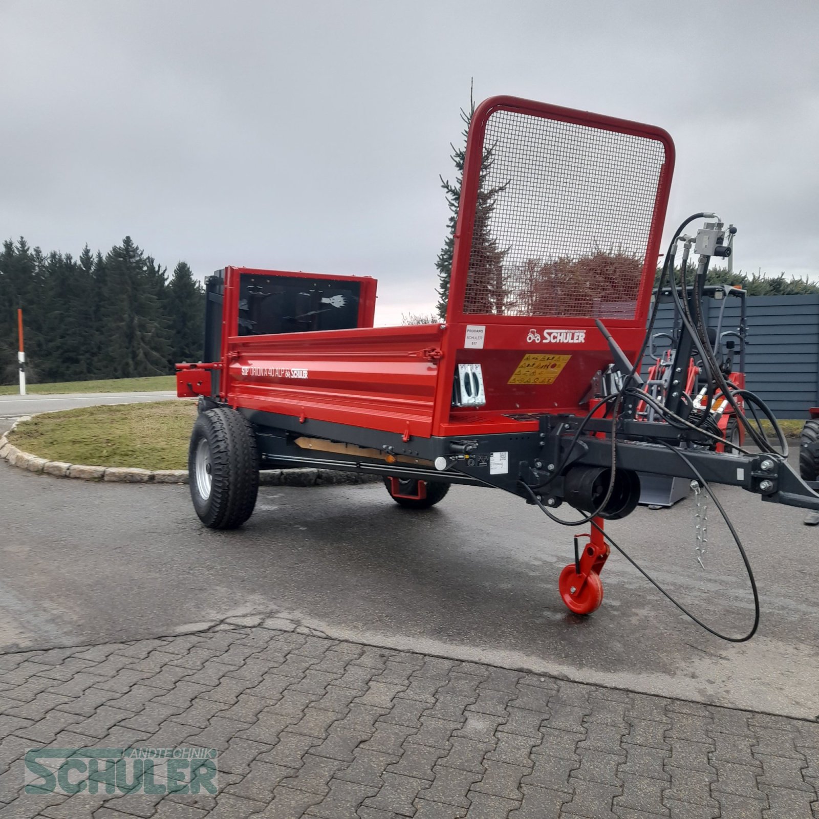 Stalldungstreuer des Typs SIP Orion 40, Neumaschine in St. Märgen (Bild 2)