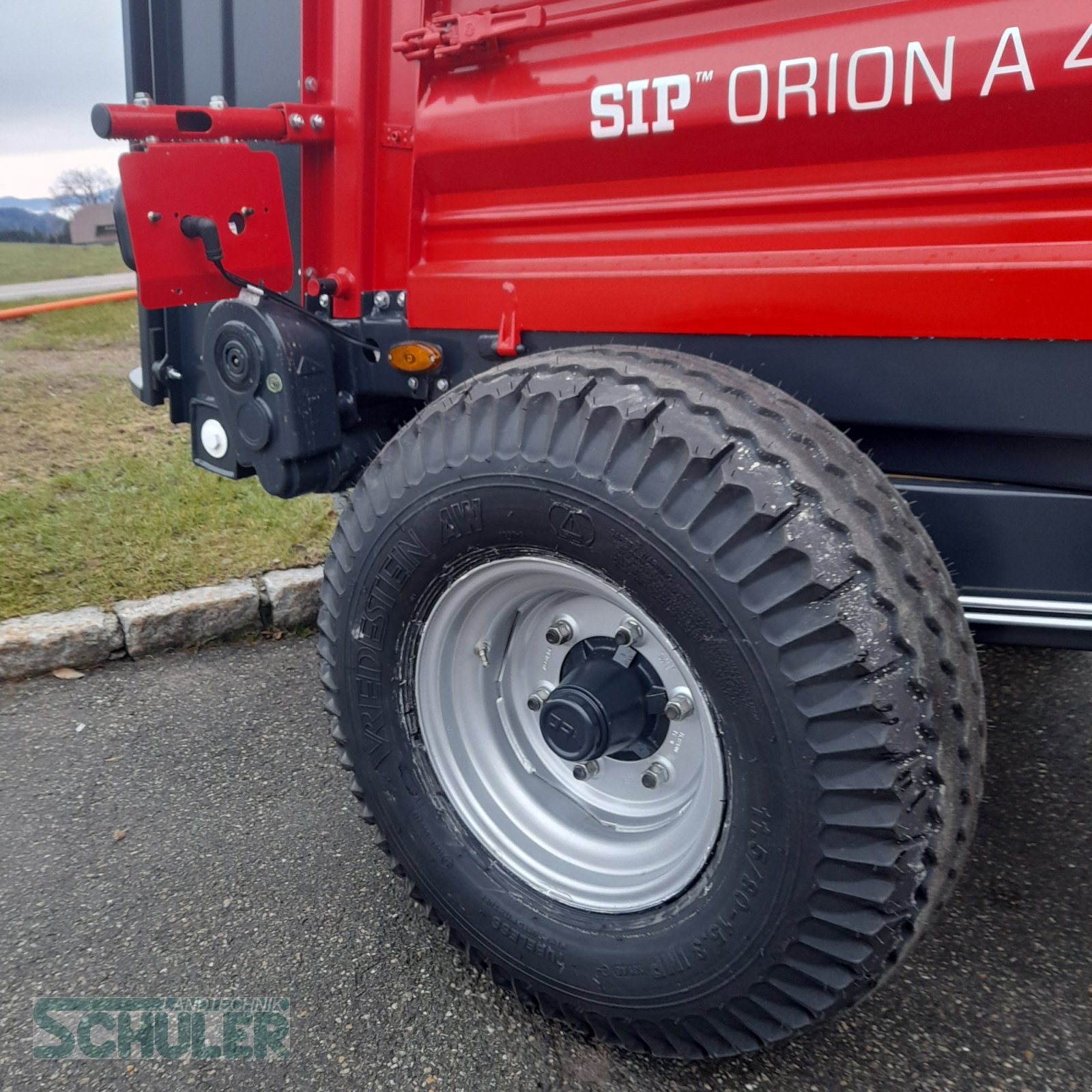 Stalldungstreuer des Typs SIP Orion 40, Neumaschine in St. Märgen (Bild 7)