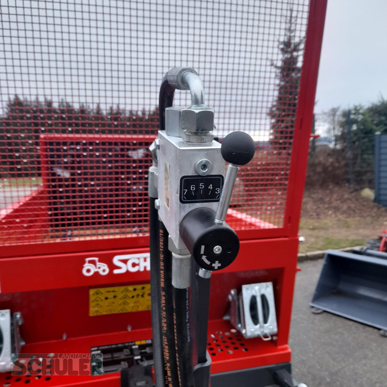 Stalldungstreuer des Typs SIP Orion 40, Neumaschine in St. Märgen (Bild 8)