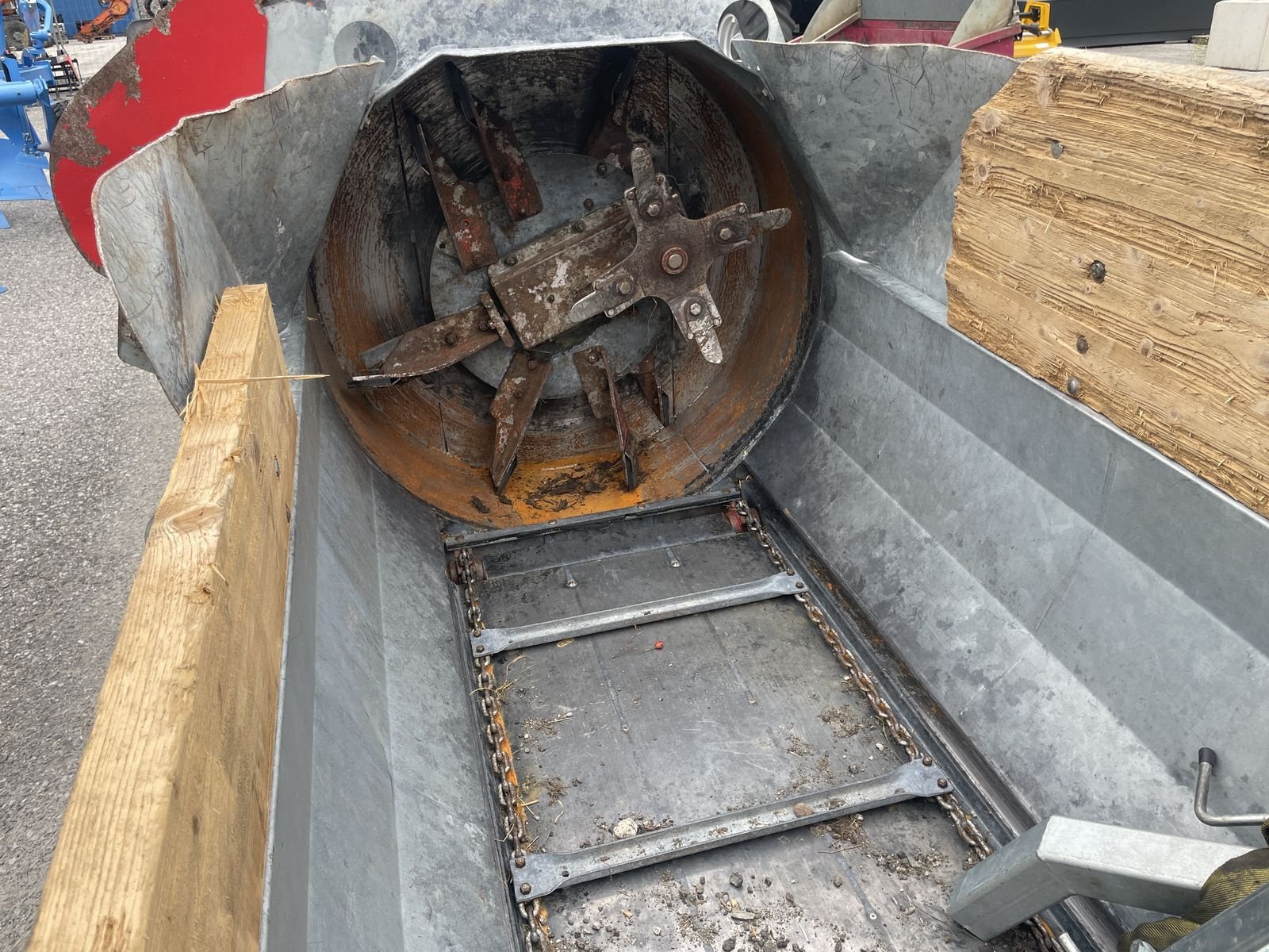 Stalldungstreuer типа Sonstige Aufbauseitenstreuer zu Reform T8 m. langem Radst, Gebrauchtmaschine в Schlitters (Фотография 10)