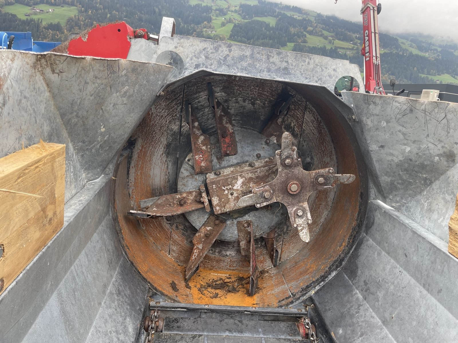 Stalldungstreuer типа Sonstige Aufbauseitenstreuer zu Reform T8 m. langem Radst, Gebrauchtmaschine в Schlitters (Фотография 9)