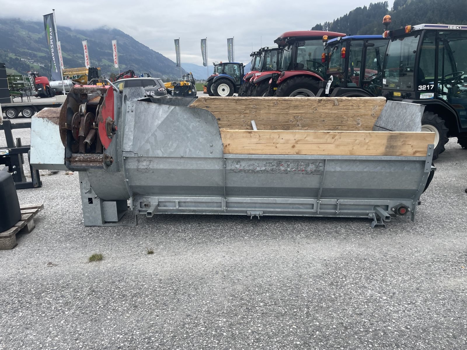 Stalldungstreuer типа Sonstige Aufbauseitenstreuer zu Reform T8 m. langem Radst, Gebrauchtmaschine в Schlitters (Фотография 5)