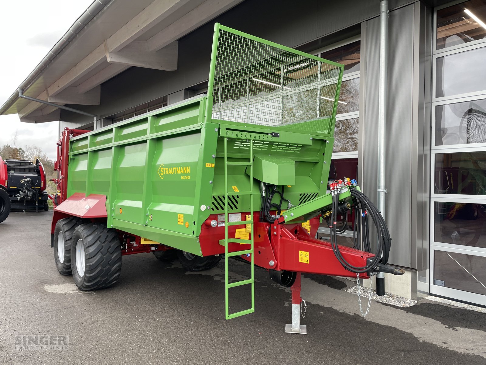 Stalldungstreuer des Typs Strautmann MS 1401 Vorführmaschine, Neumaschine in Ebenhofen (Bild 2)