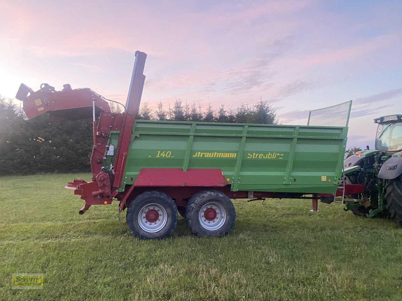 Stalldungstreuer of the type Strautmann MS 1401, Gebrauchtmaschine in Marsberg-Giershagen (Picture 2)