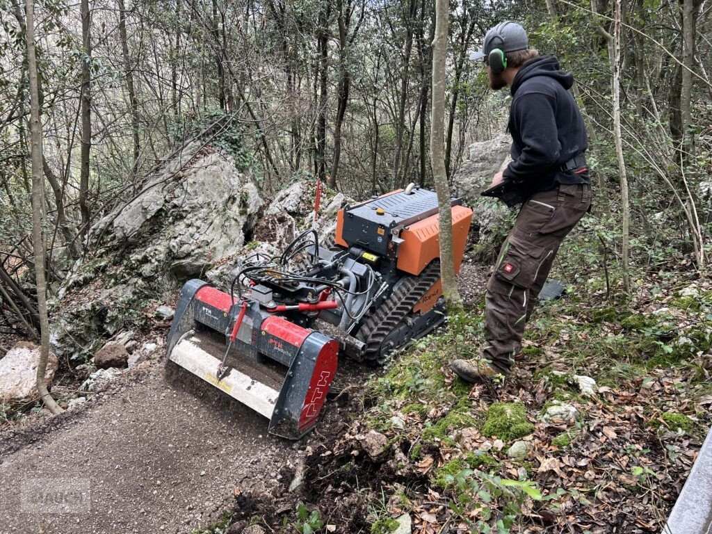 Steinezerkleinerer Türe ait Sonstige PTH Micro Crusher Trail, Neumaschine içinde Burgkirchen (resim 8)