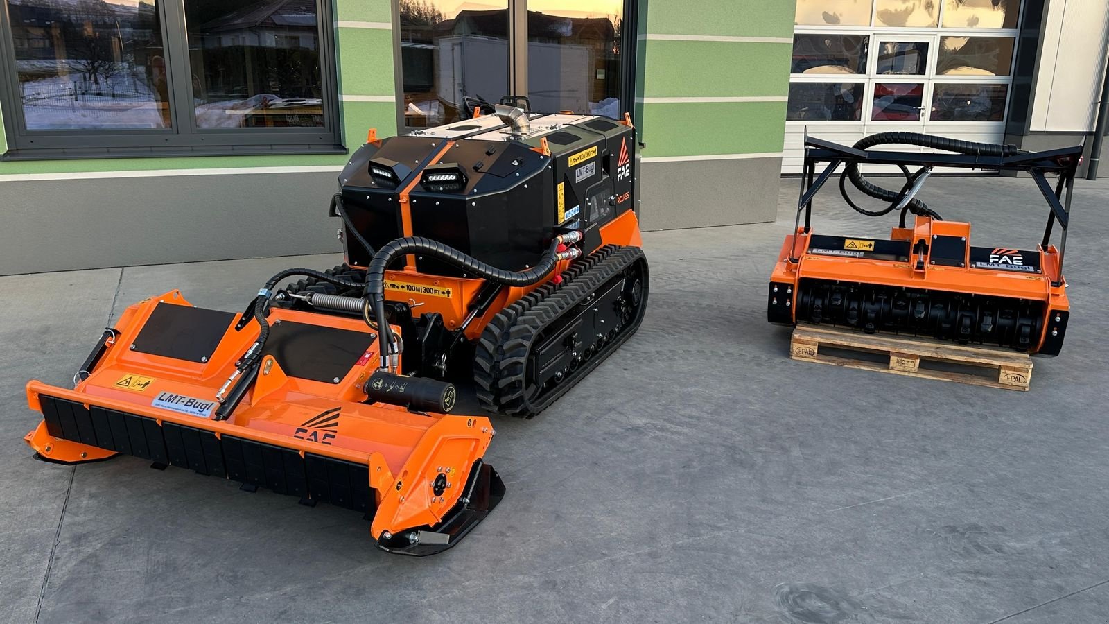 Stockfräse del tipo FAE RCU55 - Ferngesteuertes Raupenfahrzeug, Mietmaschine In Hürm (Immagine 2)