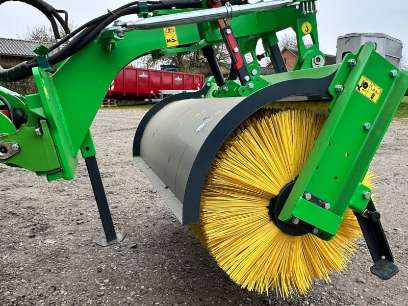 Straßenkehrmaschine des Typs Avant Kost HV1100, Gebrauchtmaschine in Roskilde (Bild 1)