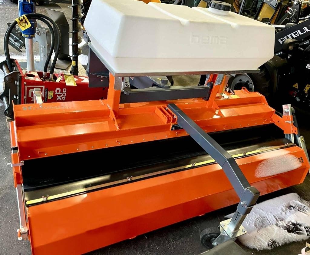 Straßenkehrmaschine типа Bema 25 BK med opsamler, Gebrauchtmaschine в Vrå, Frejlev, Hornslet & Ringsted (Фотография 1)