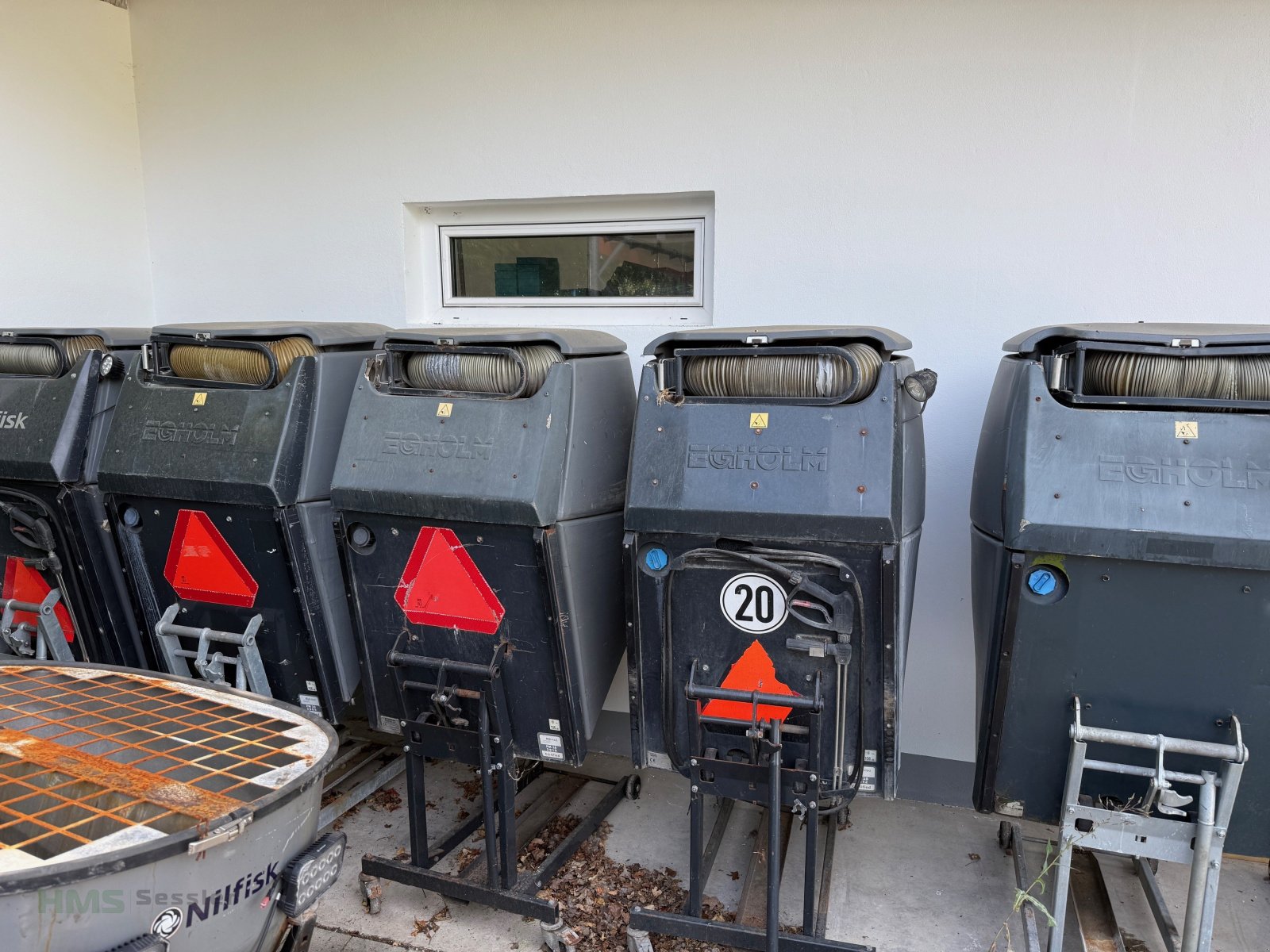 Straßenkehrmaschine tipa Egholm Kehrsaugbehälter, Gebrauchtmaschine u Weidenbach (Slika 1)