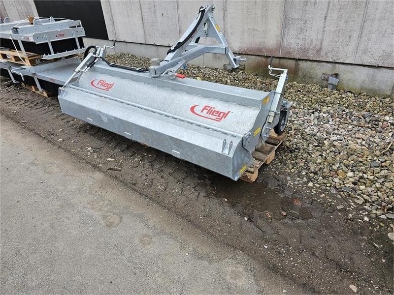 Straßenkehrmaschine typu Fliegl 2,3m, Gebrauchtmaschine v Ringe (Obrázek 2)