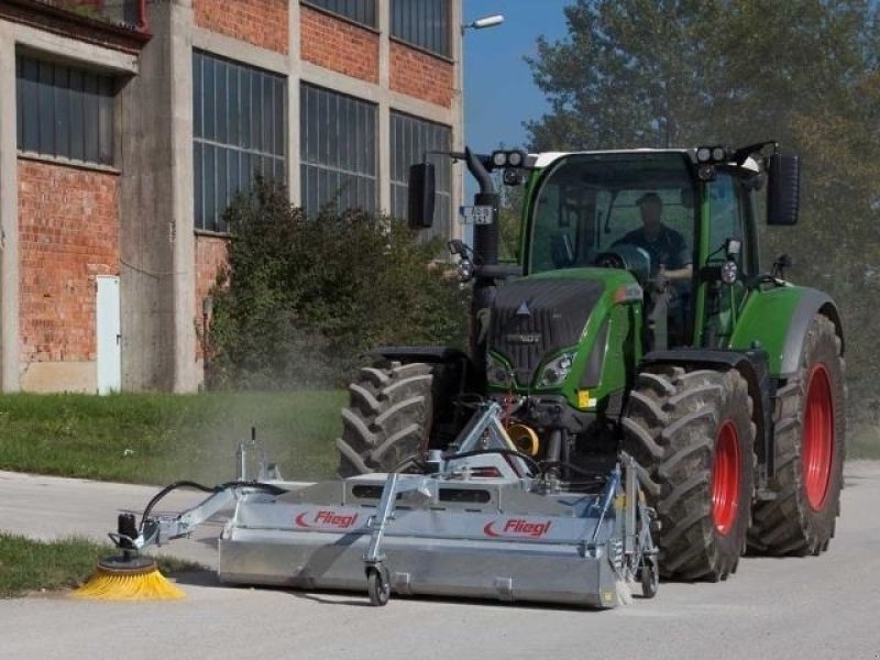 Straßenkehrmaschine des Typs Fliegl FEJEKOST TYPE 500 - 2300 MM, Gebrauchtmaschine in Brønderslev (Bild 1)