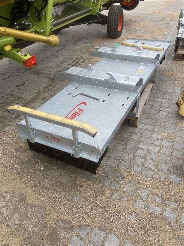 Straßenkehrmaschine typu Fliegl Lion Sweeper 250, Gebrauchtmaschine v Mern (Obrázek 2)