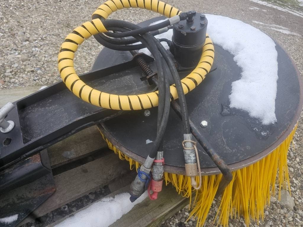 Straßenkehrmaschine tipa Sonstige for minilæsser, Gebrauchtmaschine u Ringe (Slika 6)