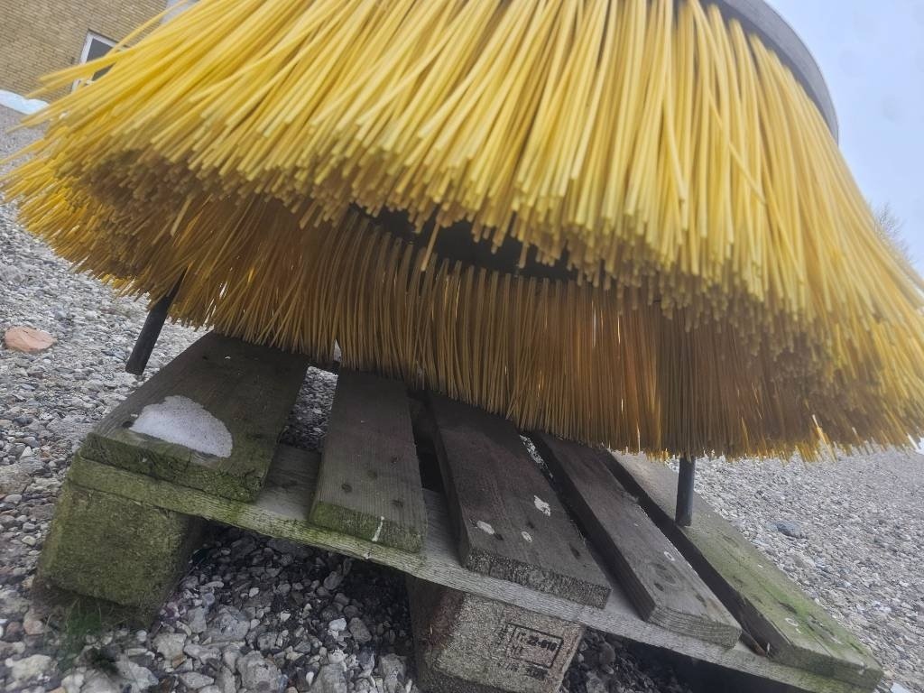 Straßenkehrmaschine tipa Sonstige for minilæsser, Gebrauchtmaschine u Ringe (Slika 3)