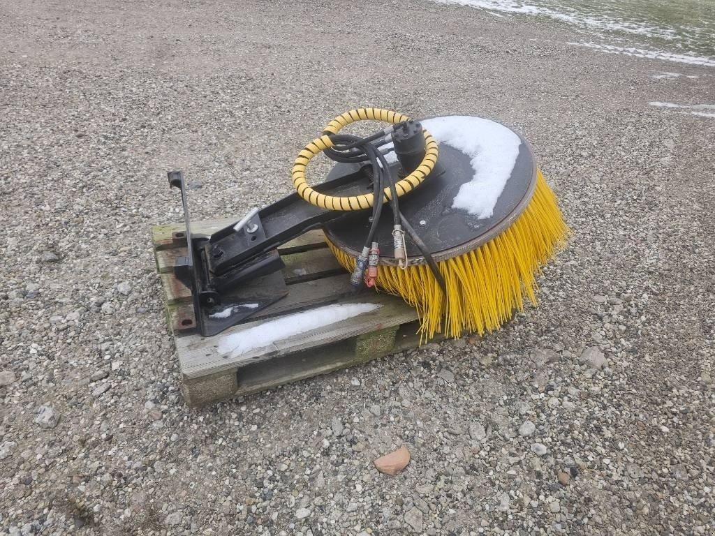 Straßenkehrmaschine tipa Sonstige for minilæsser, Gebrauchtmaschine u Ringe (Slika 2)