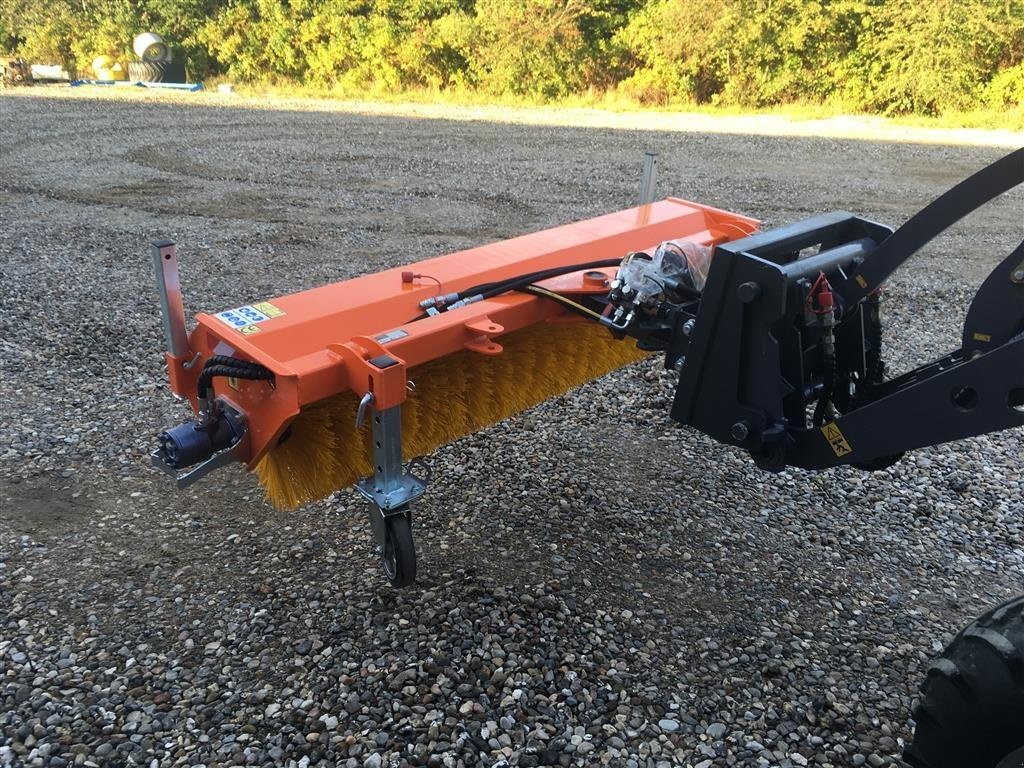 Straßenkehrmaschine typu Sonstige J-Maskiner 180 kost, Gebrauchtmaschine v Rødekro (Obrázek 1)