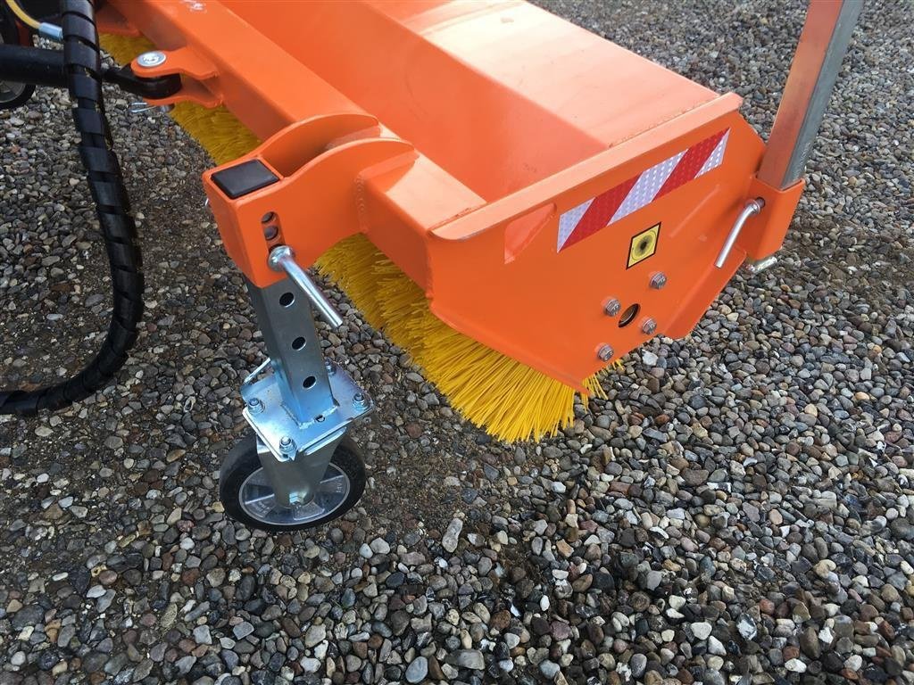 Straßenkehrmaschine typu Sonstige J-Maskiner 180 kost, Gebrauchtmaschine v Rødekro (Obrázek 5)