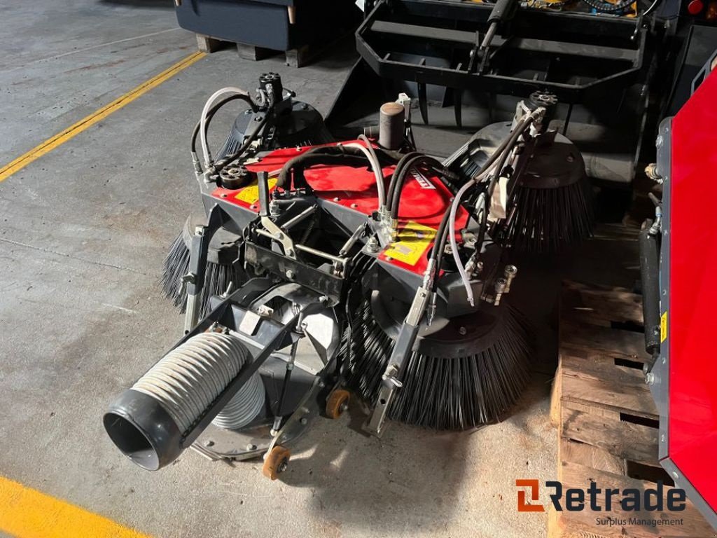 Straßenkehrmaschine tip Timan SUCTION SWEEPER HOPPER, Gebrauchtmaschine in Rødovre (Poză 3)